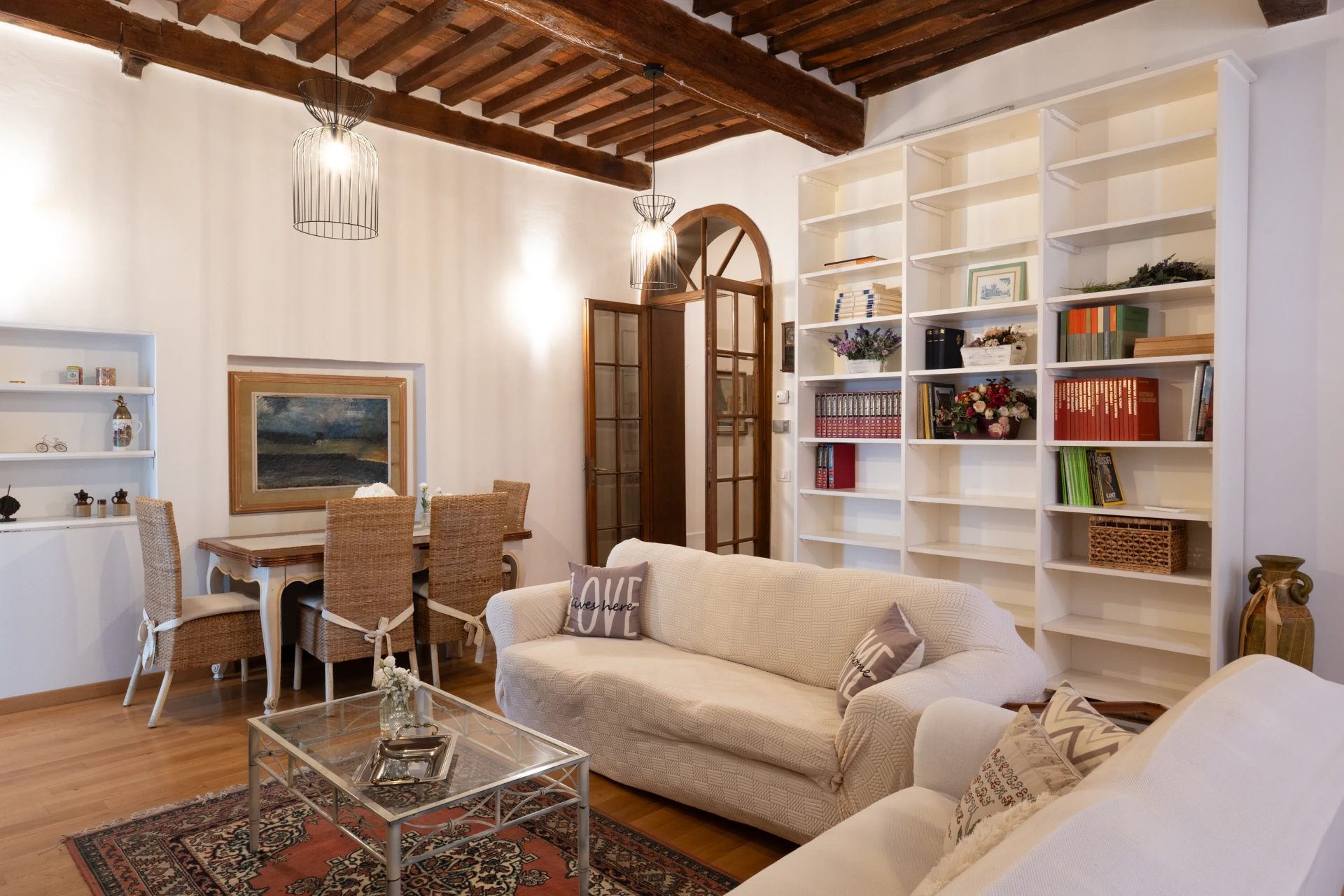 Agorà, grande appartamento in palazzo storico del 1500